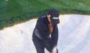 TIGER WOODS - bunker working on low runners